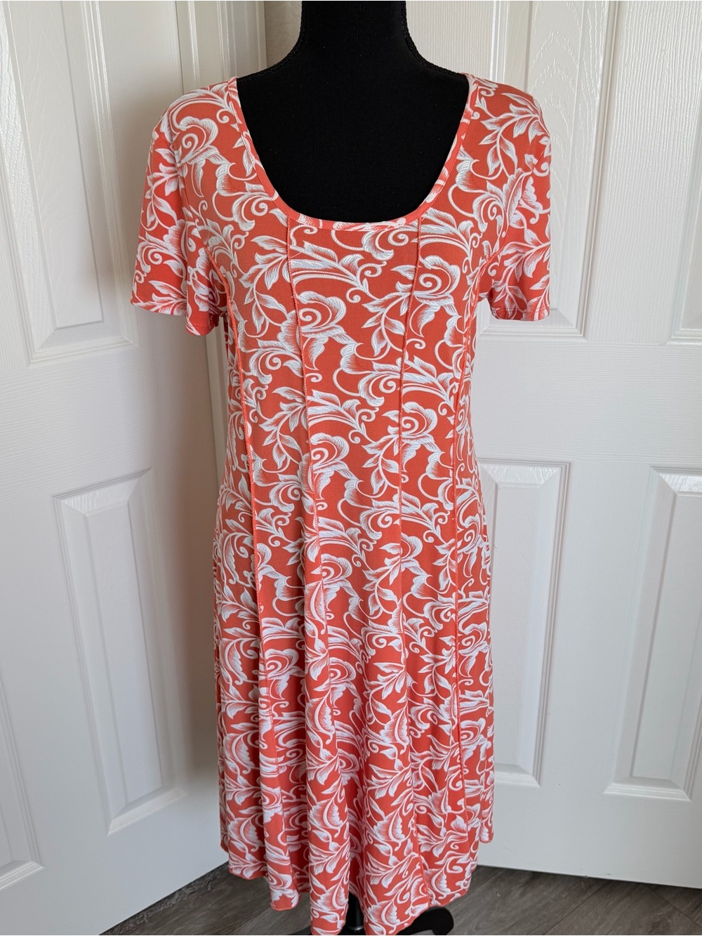 Sami & Jo Orange & White Raised Swirl Leaf Patterned Midi Swing Dress Size Large